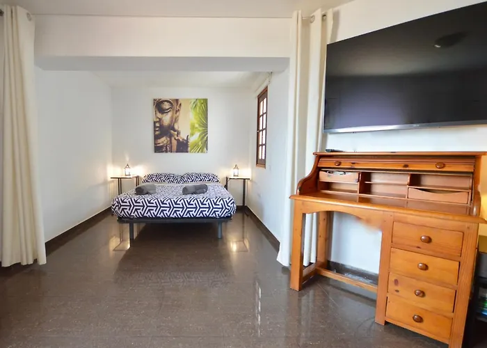 Bahia Beach Club לינה וארוחת בוקר