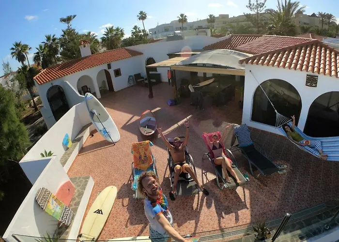 Bahia Beach Club לינה וארוחת בוקר