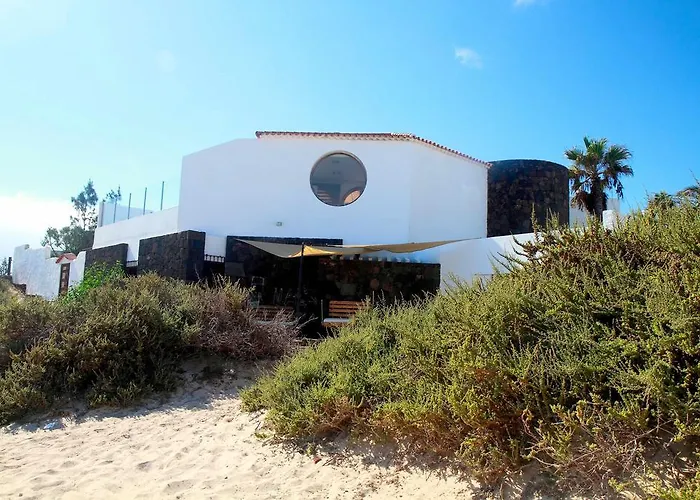 Bahia Beach Club לינה וארוחת בוקר *