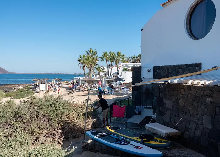 Bahia Beach Club לינה וארוחת בוקר