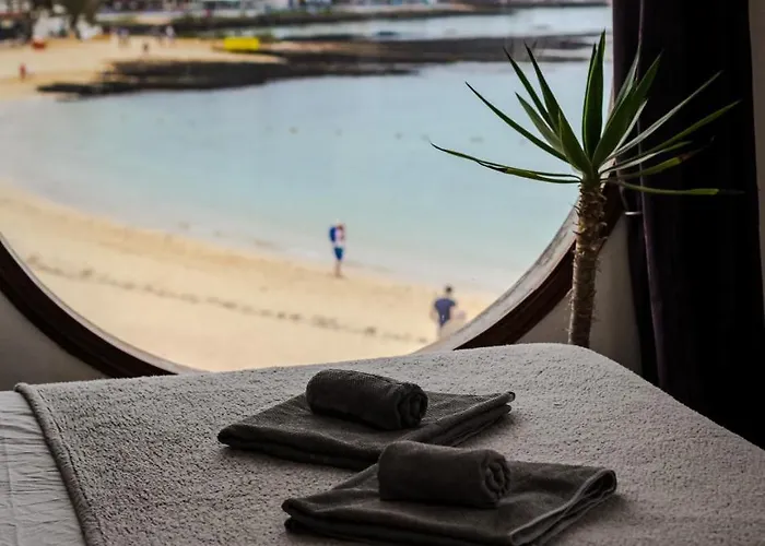 Bahia Beach Club לינה וארוחת בוקר *