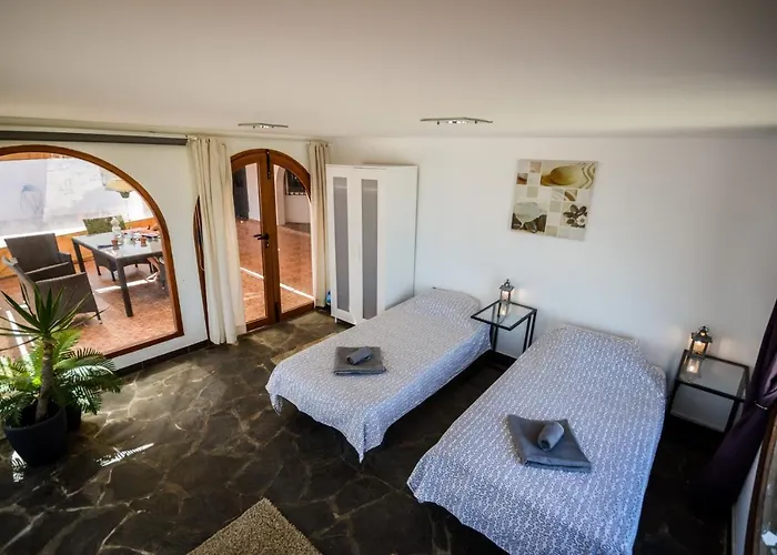 לינה וארוחת בוקר Bahia Beach Club *