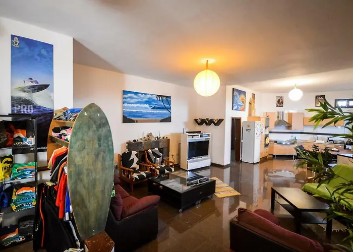 לינה וארוחת בוקר Bahia Beach Club