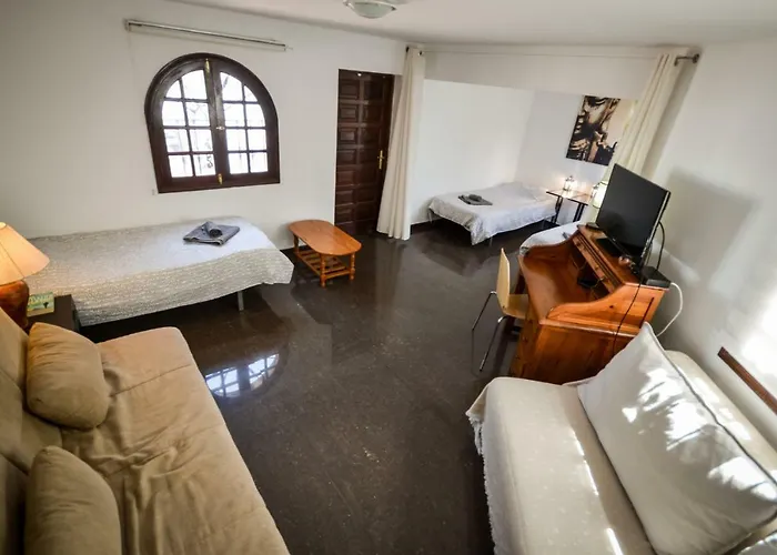 לינה וארוחת בוקר Bahia Beach Club קורלחו